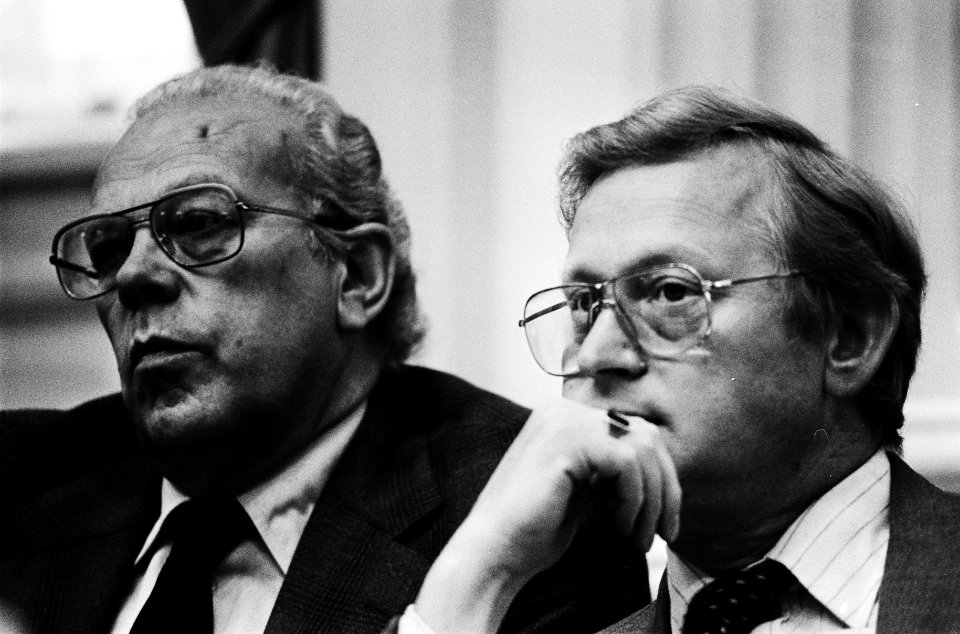 Ministers Albeda (links) en Andriessen, Bestanddeelnr 930-3239