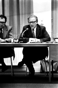 Ministers, onderwijs, presentaties, portretten, Bestanddeelnr 927-8964