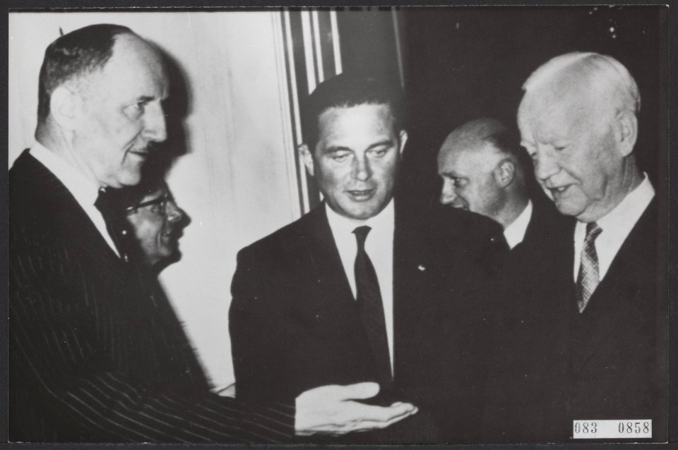 Ministers, minister-presidentenen, bezoeken, president, Lübke, Heinrich, Luns, J, Bestanddeelnr 083-0858