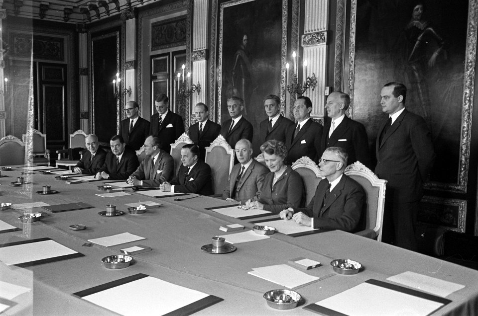 Ministerraad bijeen in de Treveszaal Den Haag, Bestanddeelnr 920-2141