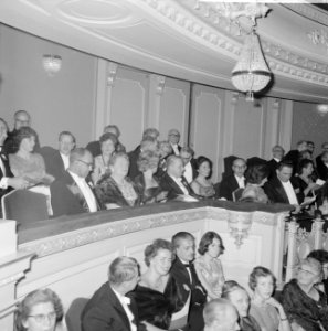 Ministers in de Stadsschouwburg bij opvoering Gijsbrecht van Aemstel, Bestanddeelnr 915-8967