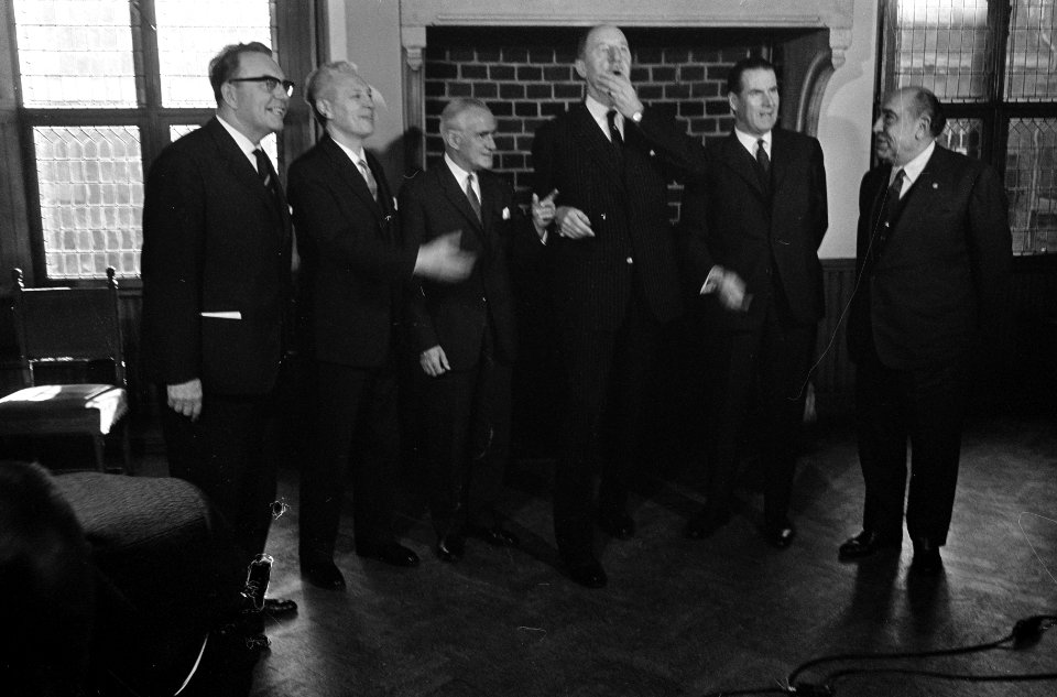 Ministers tijdens een onderonsje, Bestanddeelnr 918-4032