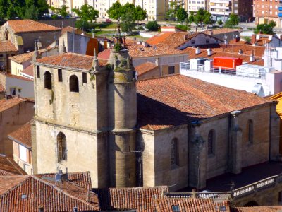 Miranda de Ebro - La Iglesia de Santa María de Altamira vista desde el Castillo