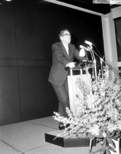 Minister van Economische Zaken dr. J. E. Andriessen , 49e Voorjaarsbeurs te Utre, Bestanddeelnr 917-5133