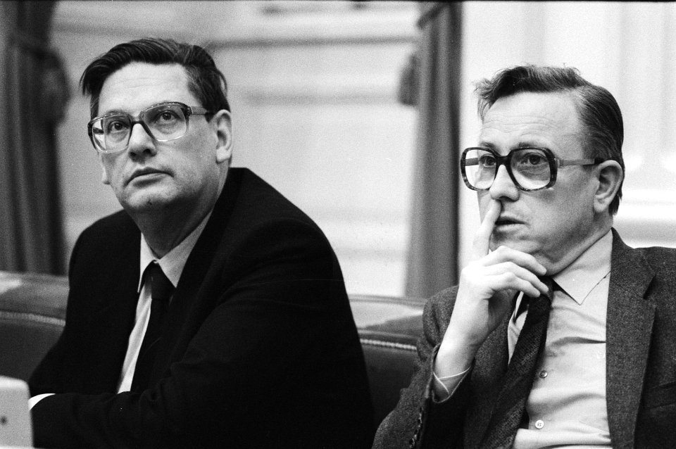 Minister Van Aardenne (Economische Zaken) (l) en staatssecretaris Van Zeil (Econ, Bestanddeelnr 932-4698