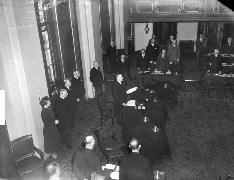 Minister Teulings sluit de Staten Generaal, Bestanddeelnr 904-1904