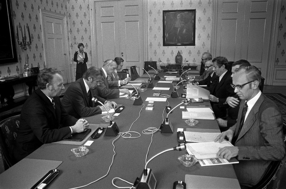 Minister Van der Stoel ontvangt onderminister Buitenlandse Zaken van de DDR, Nie, Bestanddeelnr 928-1967