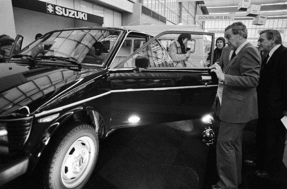 Minister Tuijnman (V en W) opent Personenauto RAI79 en nieuwe RAI-parkeergarage,, Bestanddeelnr 930-1115