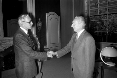 Minister Van der Stoel ontvangt onderminister Buitenlandse Zaken van de DDR, Nie, Bestanddeelnr 928-1965