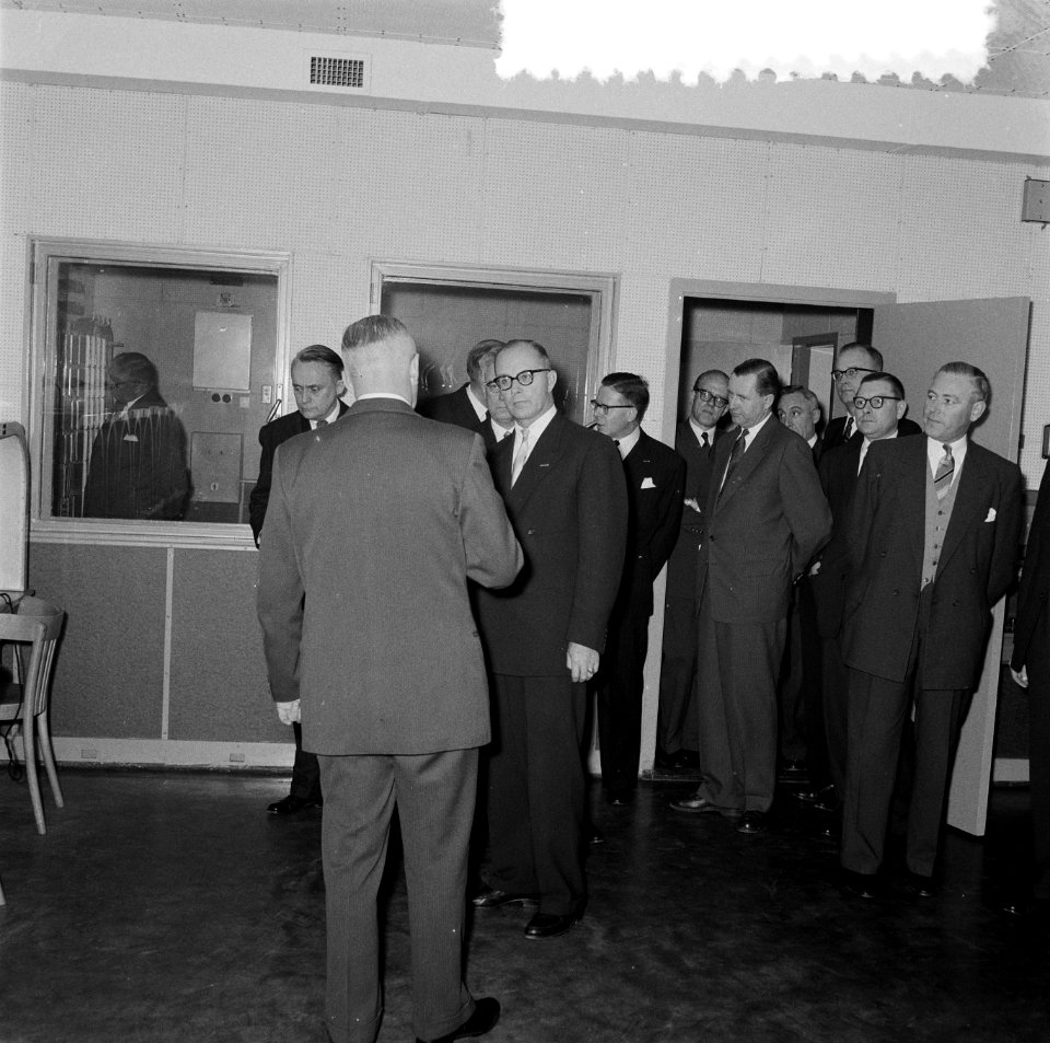 Minister Struijken bezoekt BB te Rotterdam, Bestanddeelnr 908-3076
