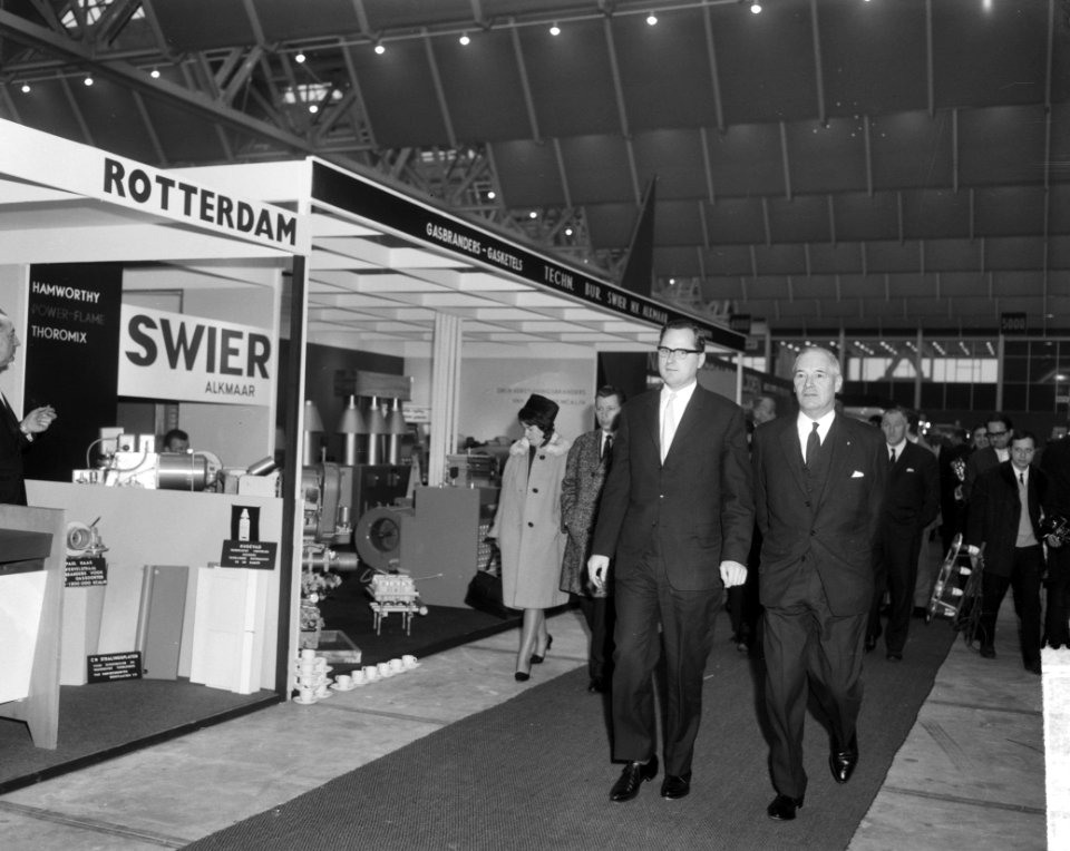 Minister van Economische Zaken dr. J. E. Andriessen , 49e Voorjaarsbeurs te Utre, Bestanddeelnr 917-5132