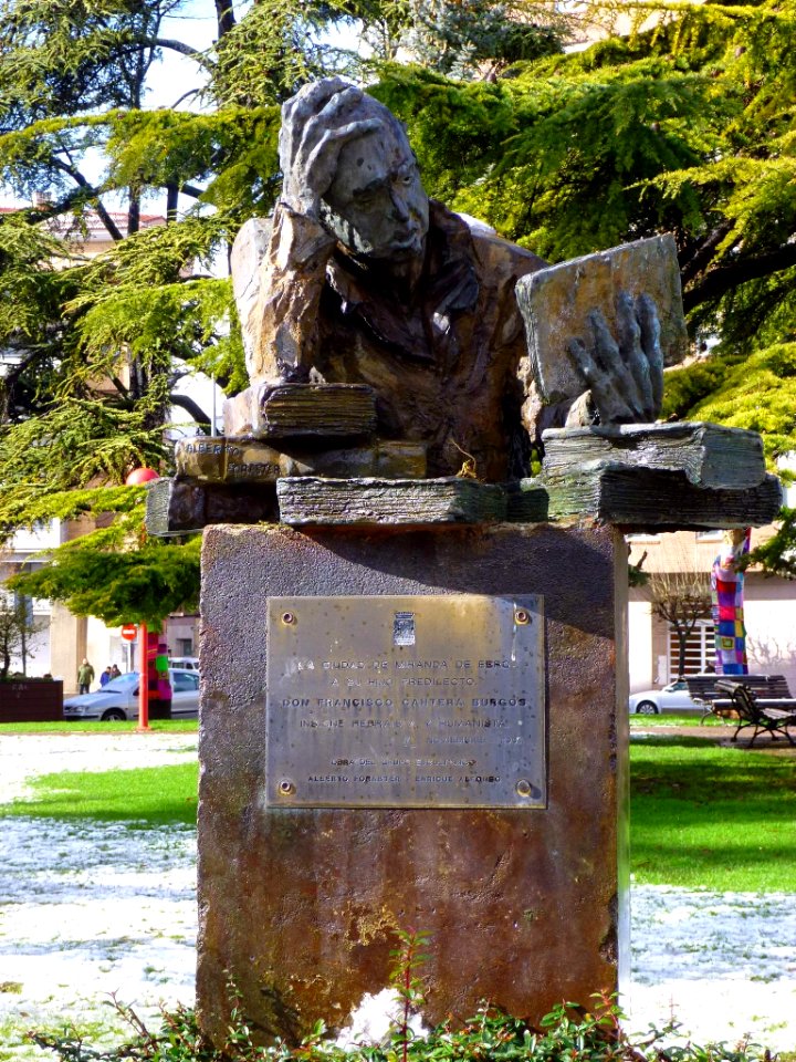 Miranda de Ebro, Parque Antonio Machado 19