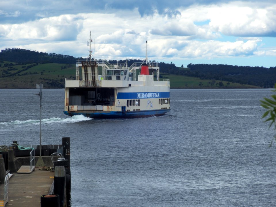 Mirambeena sailing from Kettering 20201114-005