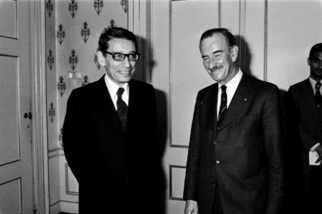 Minister v.d. Klaauw (rechts) met zijn Egyptische ambtgenoot Boutros Boutros Gha, Bestanddeelnr 930-8803