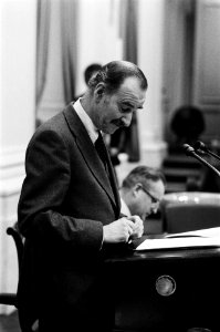 Minister Van der Klaauw (Buitenlandse Zaken) aan het woord, Bestanddeelnr 930-5324