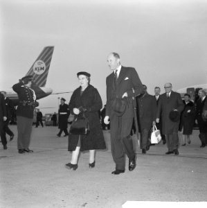 Minister van Buitenlandse Zaken van Israel mevrouw Golda Meir in Nederland aange, Bestanddeelnr 916-0901