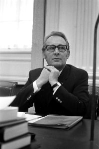 Minister van Cultuur, Recreatie en Maatschappelijk werk Piet Engels (KVP) tijden, Bestanddeelnr 925-7047