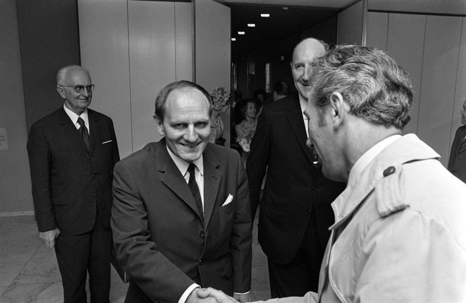 Minister van Buitenlandse Zaken van Joegoslavie, Mirko Tepavac arriveert op Schi, Bestanddeelnr 923-6195