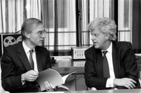 Minister van Financiën Ruding (l) en president van de Nederlandse Bank Duisenber, Bestanddeelnr 934-4231