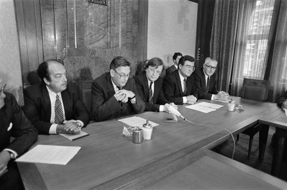 Minister Van Aardenne en ITT hebben vandaag plannen bekend gemaakt in Den Haag m, Bestanddeelnr 933-0726