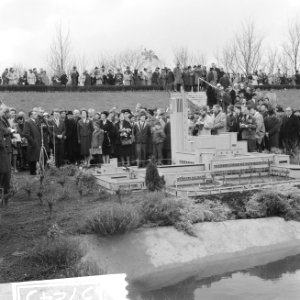 Minister Van Aartsen opent Madurodam, Bestanddeelnr 913-7245