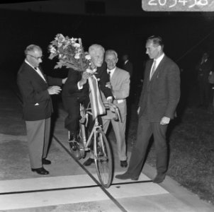 Nationale Kampioenschappen Wielrennen op de baan in Olympisch Stadion . Huldigin, Bestanddeelnr 920-5458
