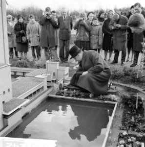 Minister Van Aartsen opent Madurodam, Bestanddeelnr 913-7242