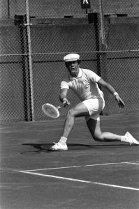 Nationale Kampioenschappen tennis te Scheveningen, W Pufkus in aktie, Bestanddeelnr 926-6069