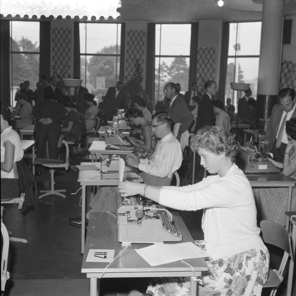 Nationale kampioenschap machineschrijven in de Houtrusthallen te Den Haag, Bestanddeelnr 910-7089