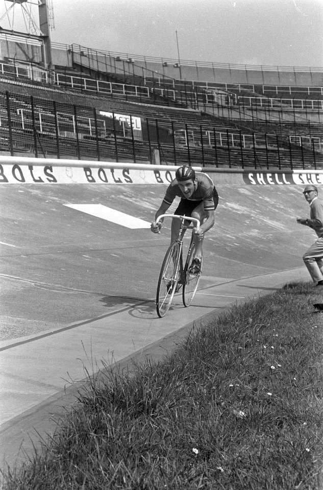 Nationale Kampioenschappen Wielrennen op de baan in Olympisch Stadion. Fedor den, Bestanddeelnr 920-5450