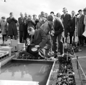 Minister Van Aartsen opent Madurodam, Bestanddeelnr 913-7240