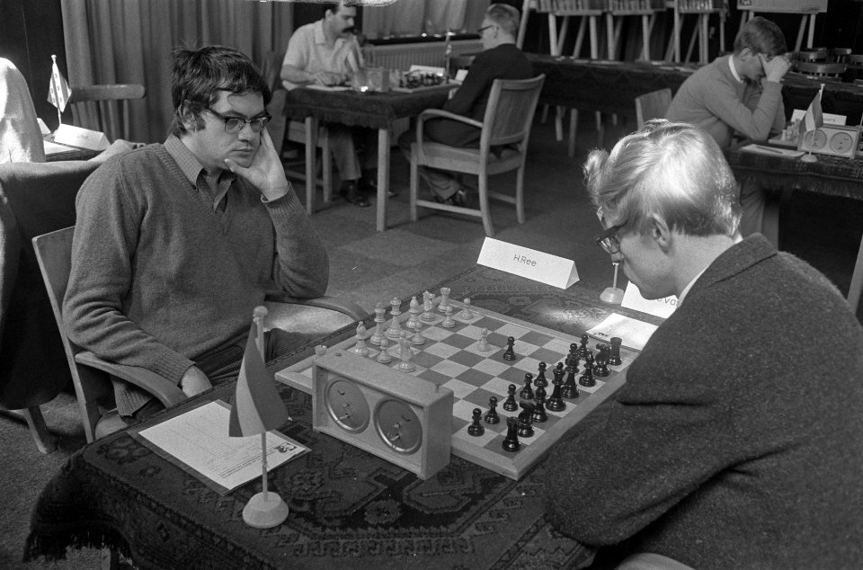 Nationale schaakkampioenschappen te Leeuwarden nr. 9 Ree (links) en van Baarle, Bestanddeelnr 922-2749