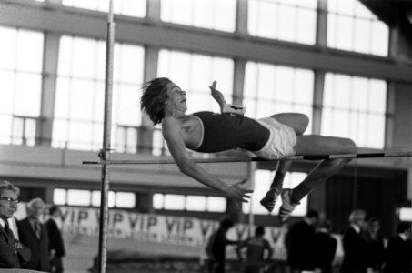 Nationale Indoorkampioenschappen Atletiek in Leiden, Theo Fliervoet vestigde nie, Bestanddeelnr 926-2429