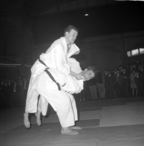 Nationale Judokampioenschappen in de Haagse Dierentuin Een van de partijen, Bestanddeelnr 914-9869