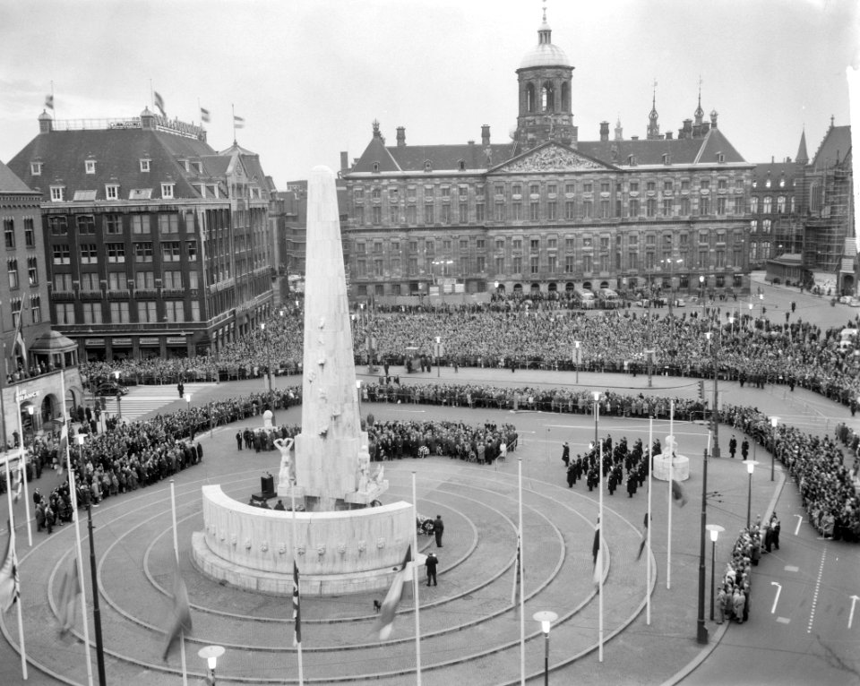 Nationale herdenking Dam, overzicht kranslegging, Bestanddeelnr 916-3907