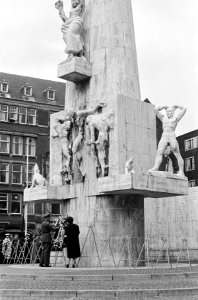 Nationale Herdenking gevallenen op de Dam bij het Nationaal Monument Koningin J, Bestanddeelnr 915-1180