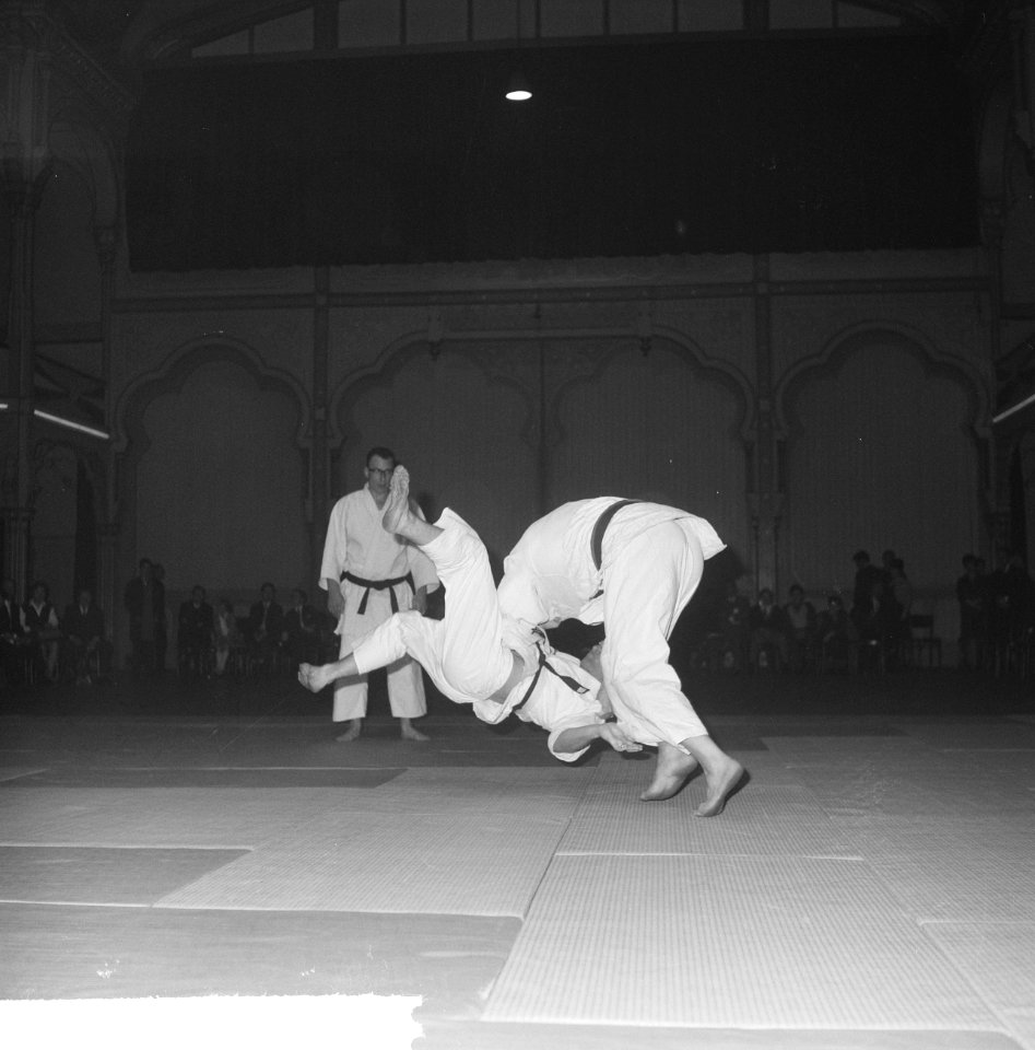 Nationale Judokampioenschappen in de Haagse Dierentuin Een van de partijen, Bestanddeelnr 914-9866