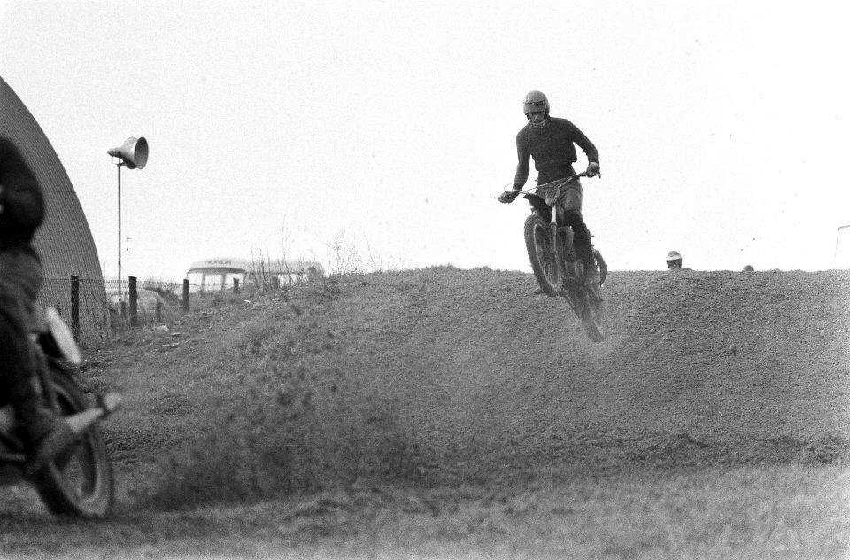 Nationale team, Motorcross op nieuw circuit in Amsterdam West een moment tijde, Bestanddeelnr 927-5889
