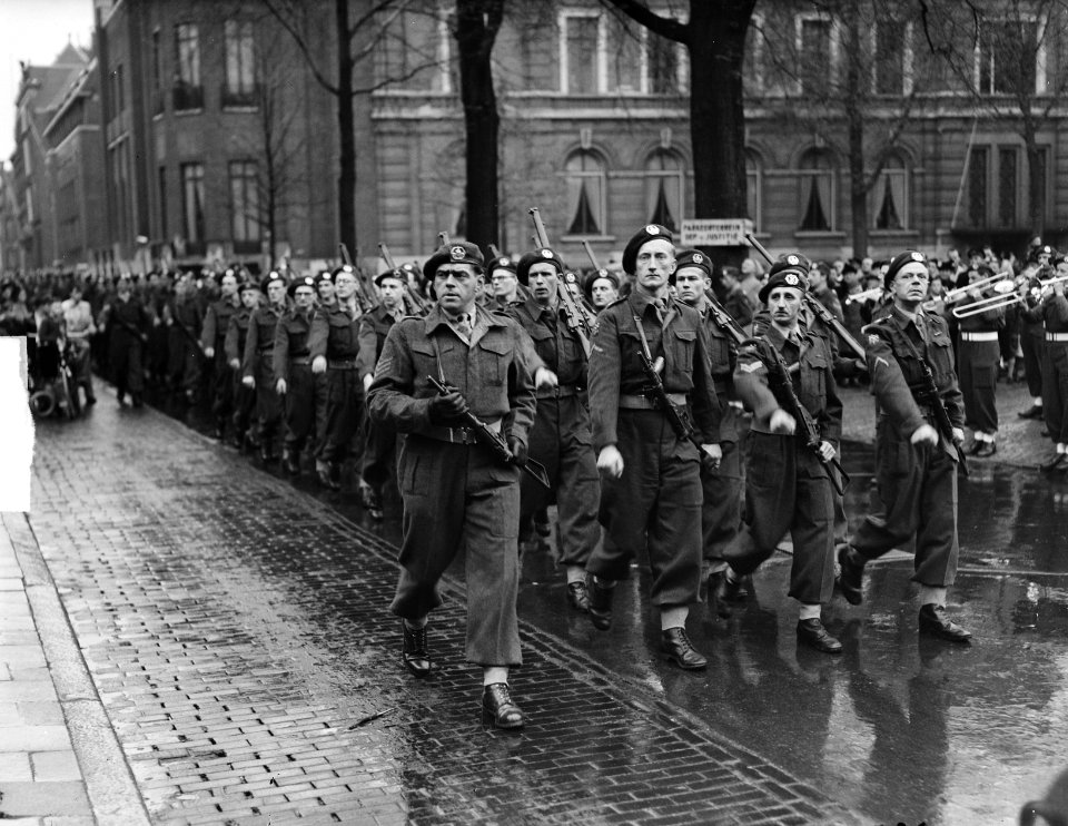 Nationale reserve defile in Den Haag, Bestanddeelnr 903-9357