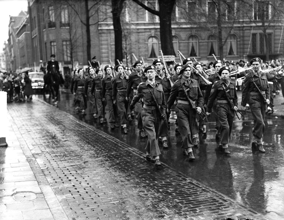 Nationale reserve defile in Den Haag, Bestanddeelnr 903-9355