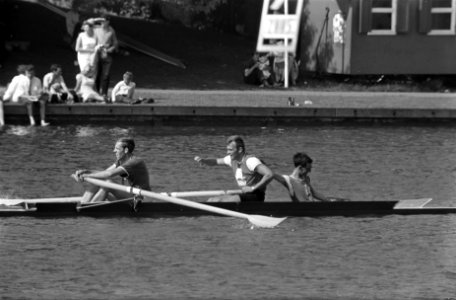 Nationale Roeiwedstrijden op Bosbaan twee met stuurman v De Amstel Skoll v.l.n, Bestanddeelnr 922-5001