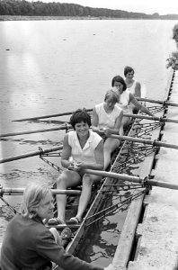 Nationale Roeikampioenschappen op de Bosbaan te Amsterdam Bij de dames dubbel vi, Bestanddeelnr 920-5284
