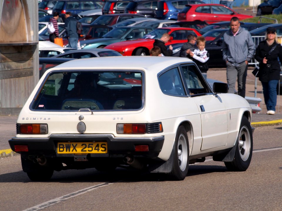 Nationale oldtimerdag Zandvoort 2010, SCIMITAR GTE, pic1