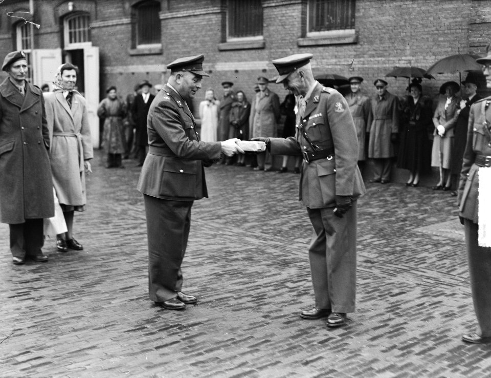 Nationale reserve defile in Den Haag, Bestanddeelnr 903-9359