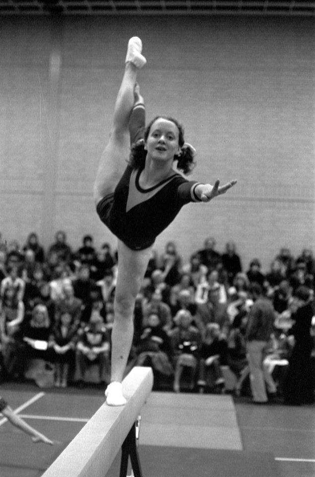 Nationale Turnkampioenschappen dames in Utrecht kampioen Marianne Heeren in akt, Bestanddeelnr 928-8853