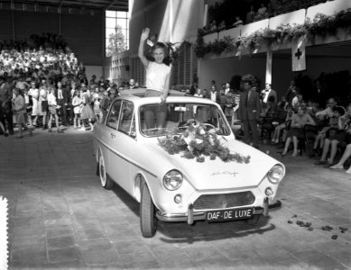 Nationale manifestatie van de Mobiele Brigade in Utrech verloting van de DAF wag, Bestanddeelnr 911-3200