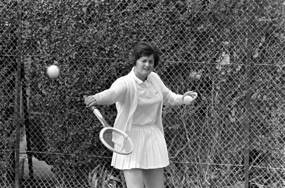 Nationale Tenniskampioenschappen te Scheveningen. Els Veentjes (Spruyt) in aktie, Bestanddeelnr 920-5784