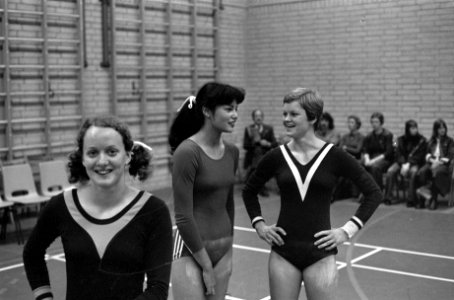 Nationale Turnkampioenschappen dames in Utrecht v.l.n.r. Marianne Heeren , Jean, Bestanddeelnr 928-8854