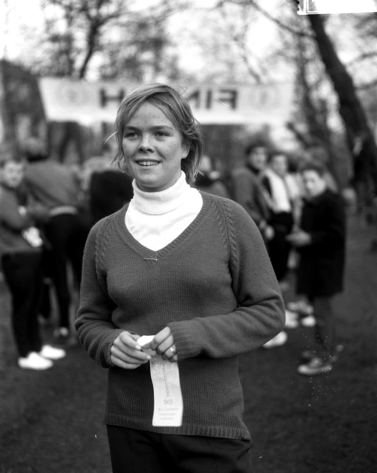 Nationale Kerst Veldloop HDZ in Vondelpark, Rita Tigelaar, Bestanddeelnr 918-6094