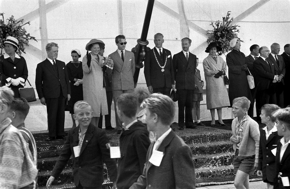 Nationale manifestatie van de Mobiele Brigade in Utrech Prinses Beatrix en Prins, Bestanddeelnr 911-3195